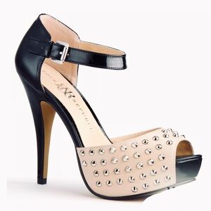 Rock & Republic Black and Cream Studded Heels